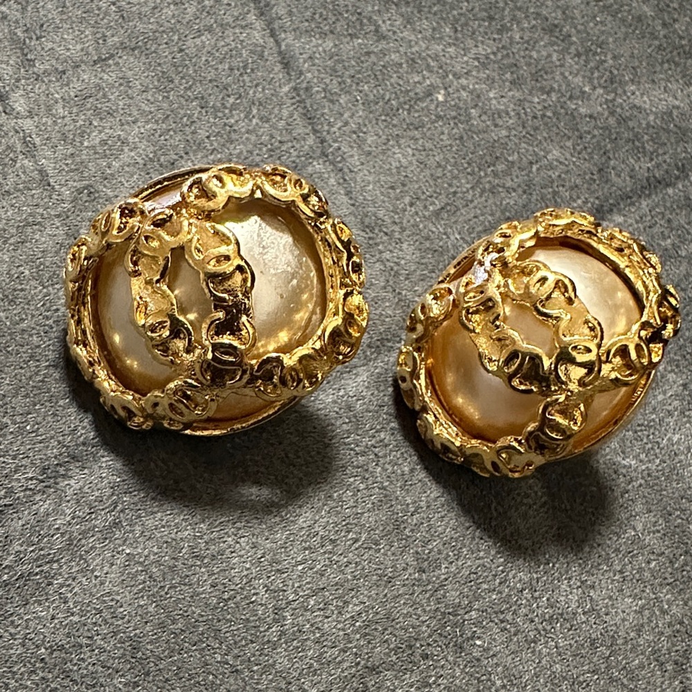 CHANEL Gold and Cream Chain Earrings PRE-OWNED: